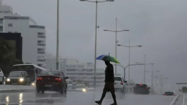 Entenda como chegada de frente fria deve impactar fim de semana no RJ
