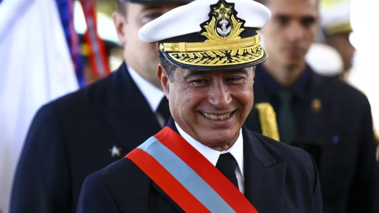 Moraes questiona ausência de Garnier em troca de comando militar