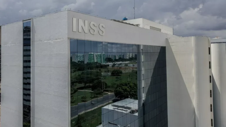 Mais de 1,8 milhão denunciam ao INSS descontos ilegais na aposentadoria