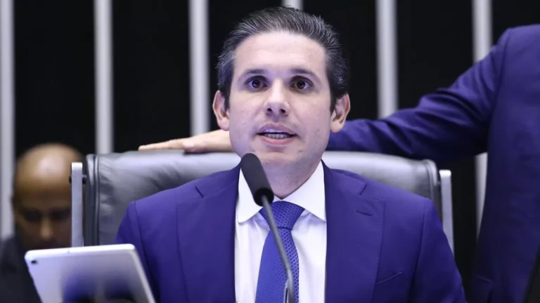 Entenda discussão entre Câmara e STF sobre ação contra Ramagem