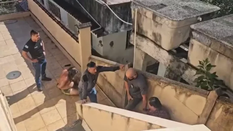 Irmãos são presos por manterem corpo do pai por meses em casa no RJ