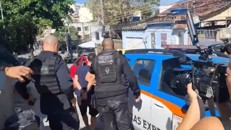 “Me perdoa, gente”, diz mãe de bandido preso após assalto a ônibus no Rio