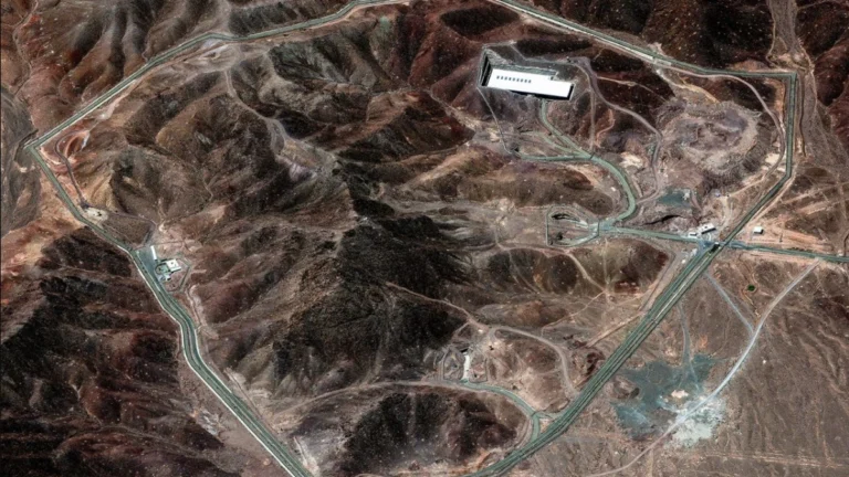 Ataques dos EUA não destruíram instalações nucleares do Irã, dizem fontes