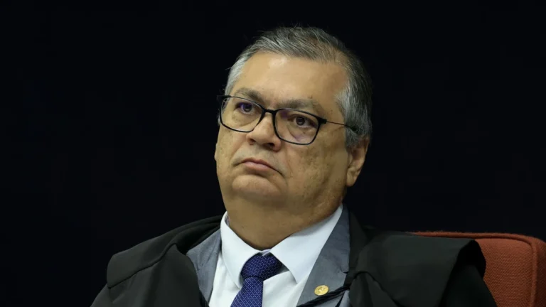 Dino aciona CNJ contra penduricalhos a magistrados de RO
