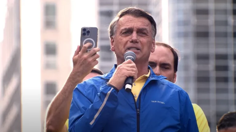 Bolsonaro: Lula ficou do lado do Irã