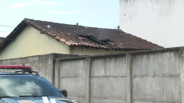 Criminosos invadem casa e homem é morto carbonizado em Vila Velha, ES