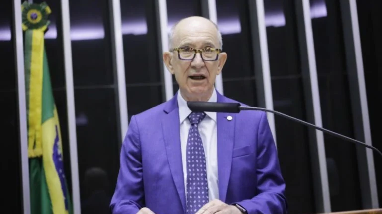 Rui Falcão diz que cometeu erro ao votar a favor de derrubada do IOF