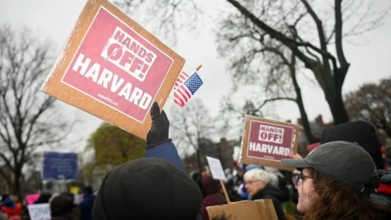Governo Trump conclui que Harvard violou Direitos Civis e ameaça recursos