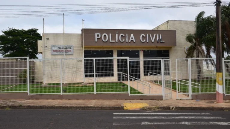 Padrasto é preso suspeito de estuprar enteada por anos em Avaré