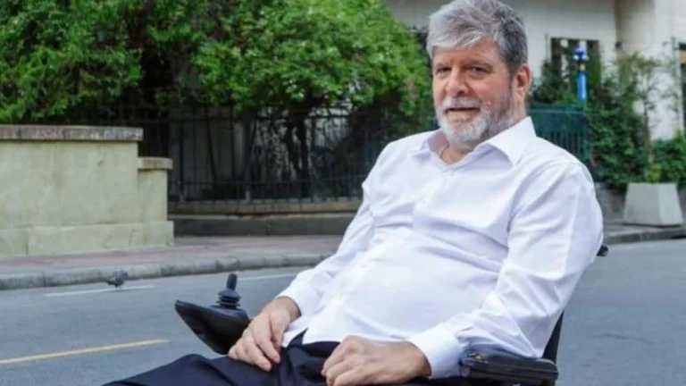 Marcelo Rubens Paiva, autor de Ainda estou aqui, sofre acidente durante voo e quebra a perna