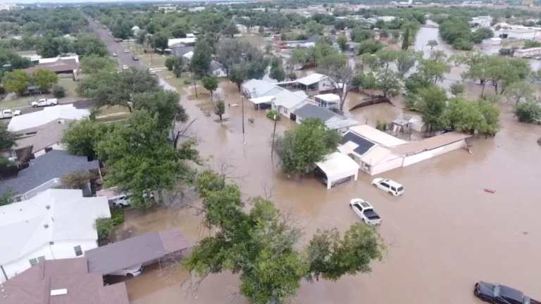 Após enchentes mortais, Texas enfrenta novo alerta de tempestades