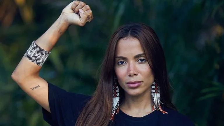 Anitta perde a paciência com comentário de fã e detona: Pode sumir se quiser