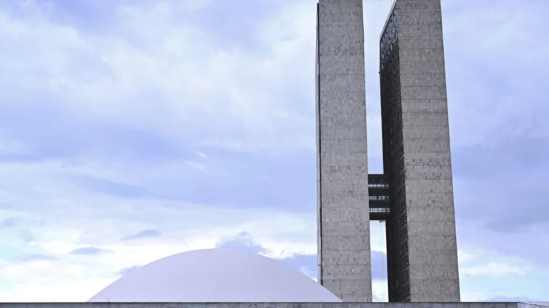 Crise do IOF: Supremo tende a manter decretos do governo