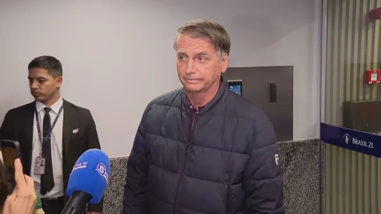 “Não tenho nada com isso”, diz Bolsonaro sobre sanções dos EUA a Moraes