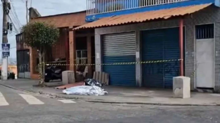 Dupla morre baleada após invadir casa de idosos na zona sul de São Paulo