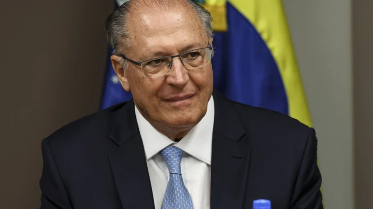 Análise: Pressionado, governo tem avanço tímido com EUA