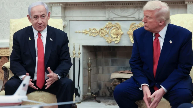 Trump discute plano para Gaza ao fim da guerra; Israel amplia ataques