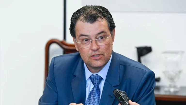 Líder do MDB: abertura de impeachment de Moraes é atribuição de Alcolumbre