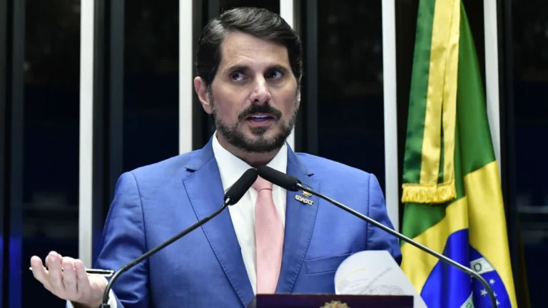 Pix, cartão de crédito e redes sociais: as medidas impostas a Marcos do Val