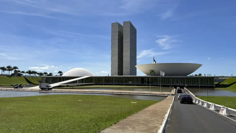 Análise: Ação no setor de combustíveis reforça PEC da Segurança