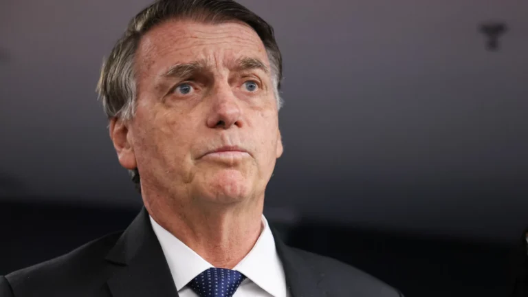 Bolsonaro pede visita de Nikolas e 16 membros de grupo de oração