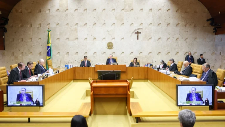 STF valida lei que permite federações partidárias