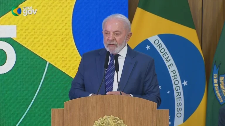 Lula sobre plano de socorro: governo está passando bola para o Congresso