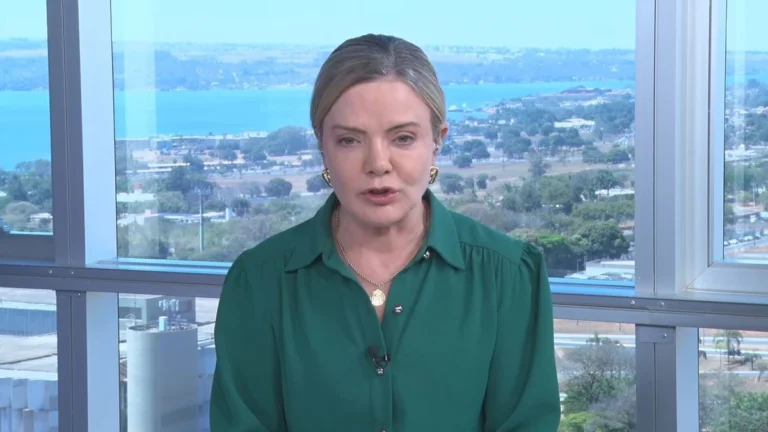 Gleisi Hoffmann à CNN: Trump não quis dialogar com Lula sobre tarifaço
