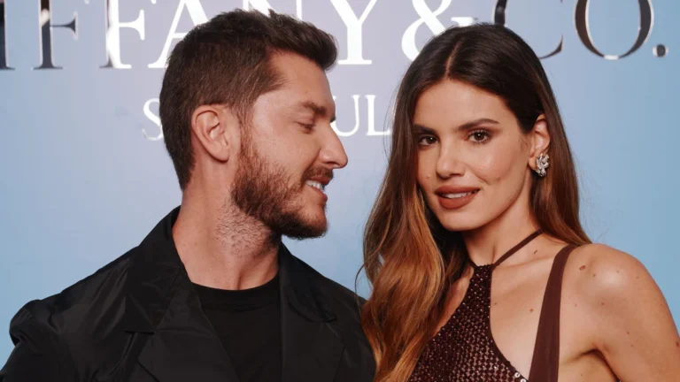Camila Queiroz mostra barriga de grávida em dia de ultrassom do filho