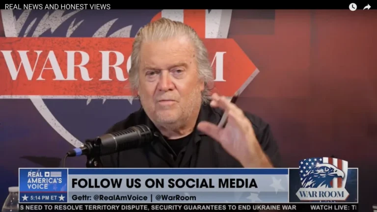 Steve Bannon, fundador do “Trumpismo”, critica reunião entre EUA e Ucrânia