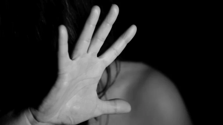 Brasil tem 17 denúncias de violência contra mulher por hora, diz ministério