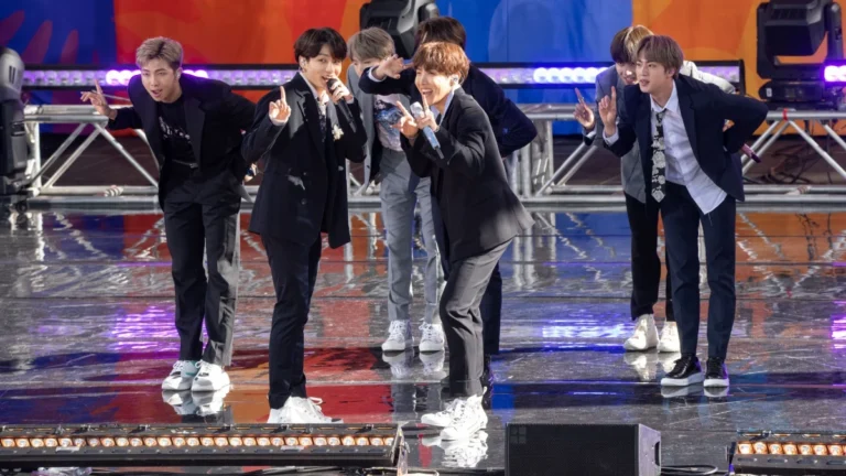 BTS anuncia evento global de exibição de shows nos cinemas; saiba mais