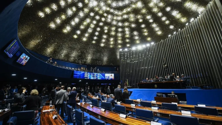 Oposição contabiliza metade do Senado sendo pró-impeachment de Moraes