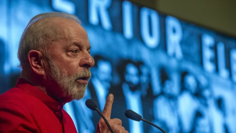 Malufistas nunca defenderam a ditadura militar, diz Lula