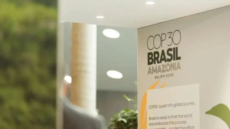 Evento sobre COP30 muda de local em meio a protesto da oposição no Senado