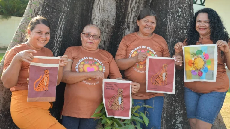 Bordadeiras de Serra Pelada querem entregar presente a Mariah Carey no Pará
