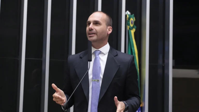 Eduardo Bolsonaro: Veja as chances de cassação do mandato