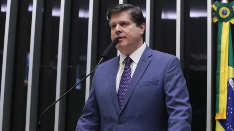 Presidente do MDB diz ser contra PEC da Blindagem