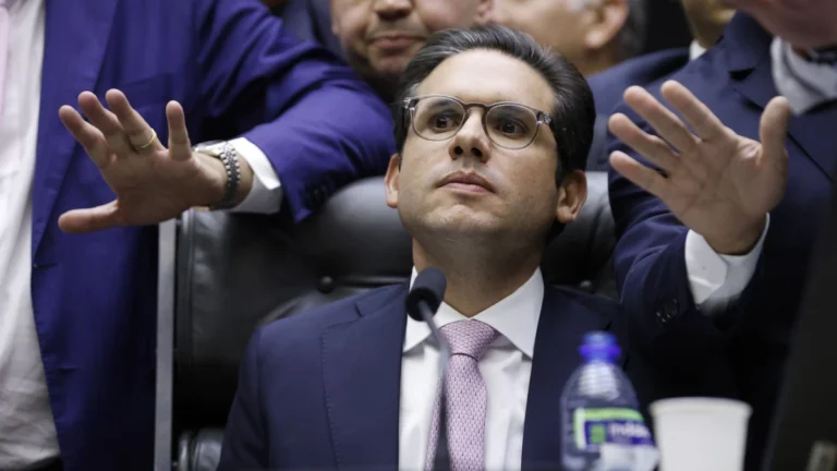 Motta busca restaurar imagem e nega priorizar pautas bolsonaristas