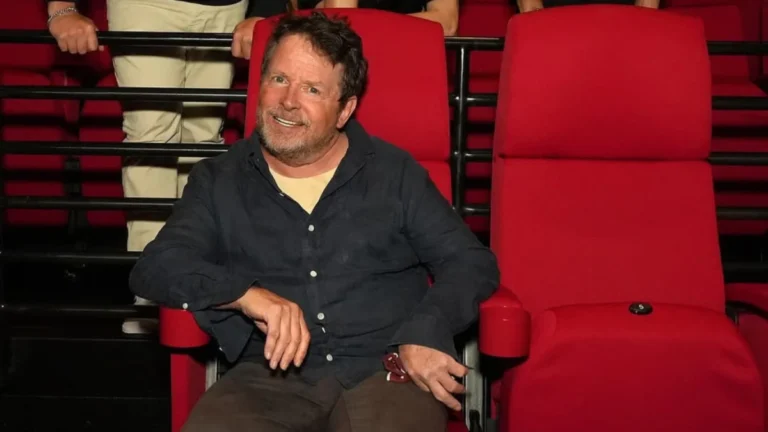 Michael J. Fox faz rara aparição em exibição de “De Volta para o Futuro”
