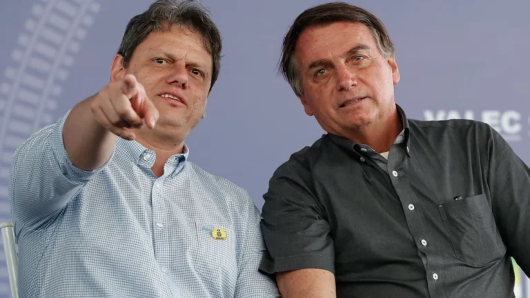 Bolsonaro pede a Moraes para antecipar visita de Tarcísio de Freitas