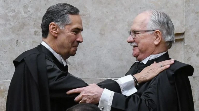Barroso inicia última sessão plenária antes de deixar presidência do STF