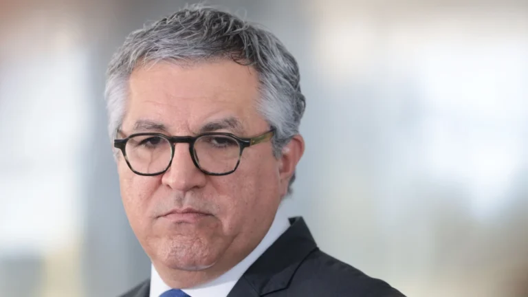 Padilha diz que não irá aos EUA após restrições