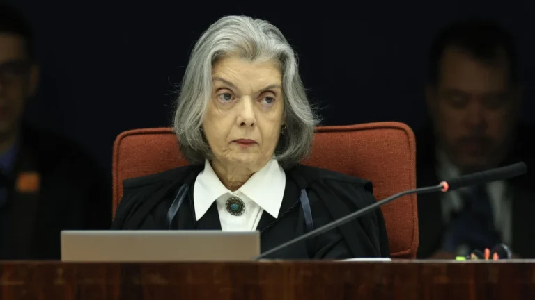 Cármen Lúcia reforça competência do STF para julgar ação do plano de golpe