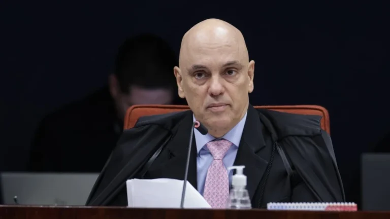 Bolsonaro instigou milhões contra o Judiciário em 7/9 de 2021, diz Moraes