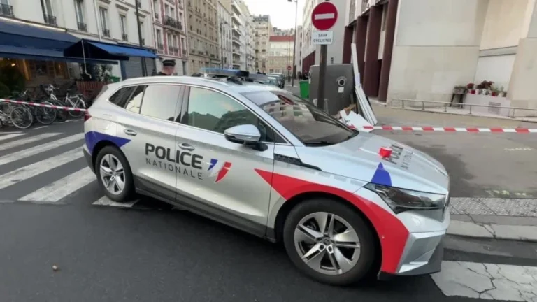 Ataque com faca em Paris deixa um ferido