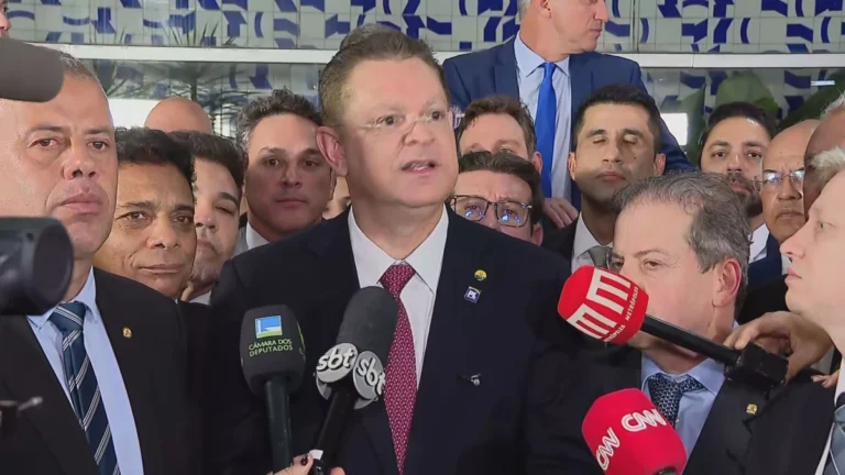PL tentará reverter punição de deputados por motim em mesa diretora