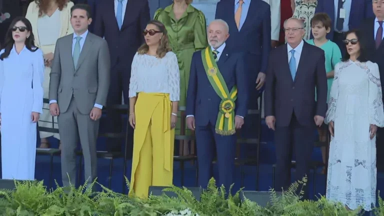 Lula, ministros e Hugo Motta vão a desfile cívico-militar do 7/9