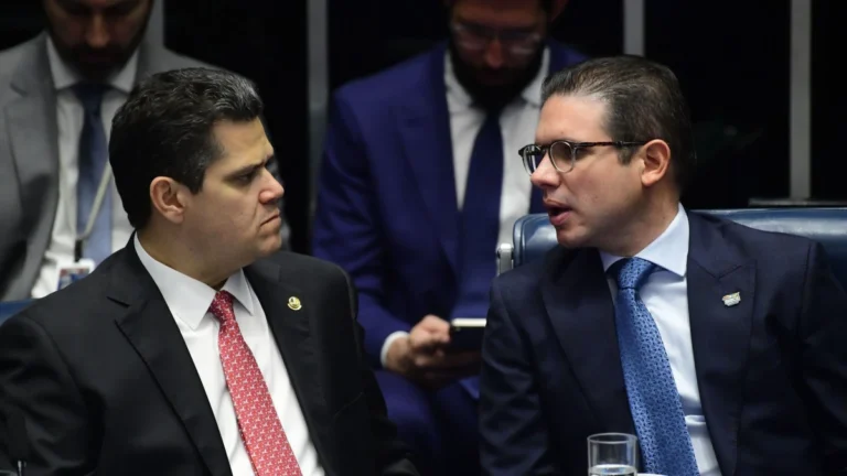 Oposição reforça ofensiva por anistia após protestos; governo estuda veto