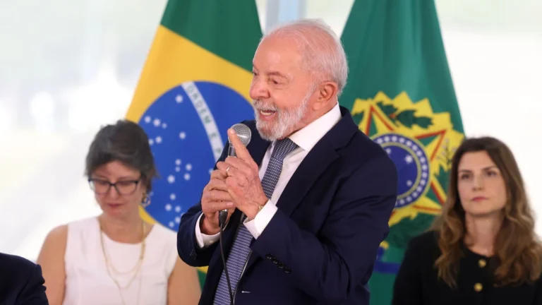 Lula na Sapucaí: veja a versão dos compositores do samba da Niterói